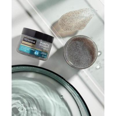 TRESemmé Hydrate &amp; Purify Exfoliating Scalp Scrub Shampoo für Frauen 300 ml