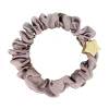 By Eloise London Silk Scrunchie Gold Star Haargummi für Frauen 1 St. Farbton  Iced Latte